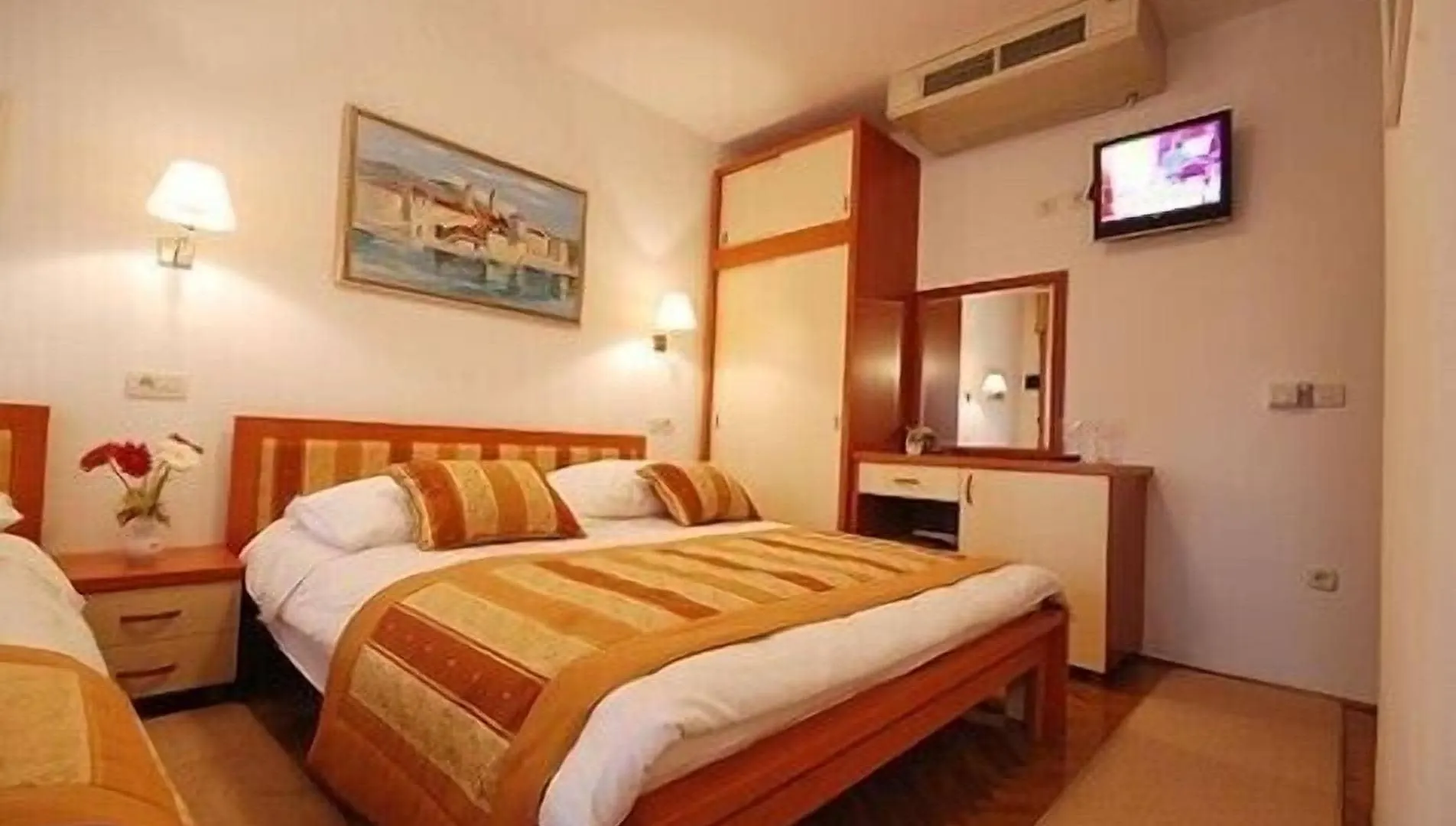 Hotel Trogirski Dvori 3*, Trogir Croatia