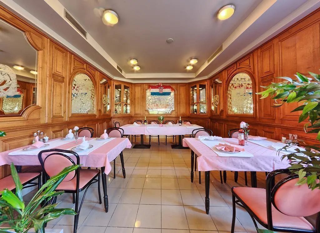 Hotel Trogirski Dvori 3*, Trogir Croatia