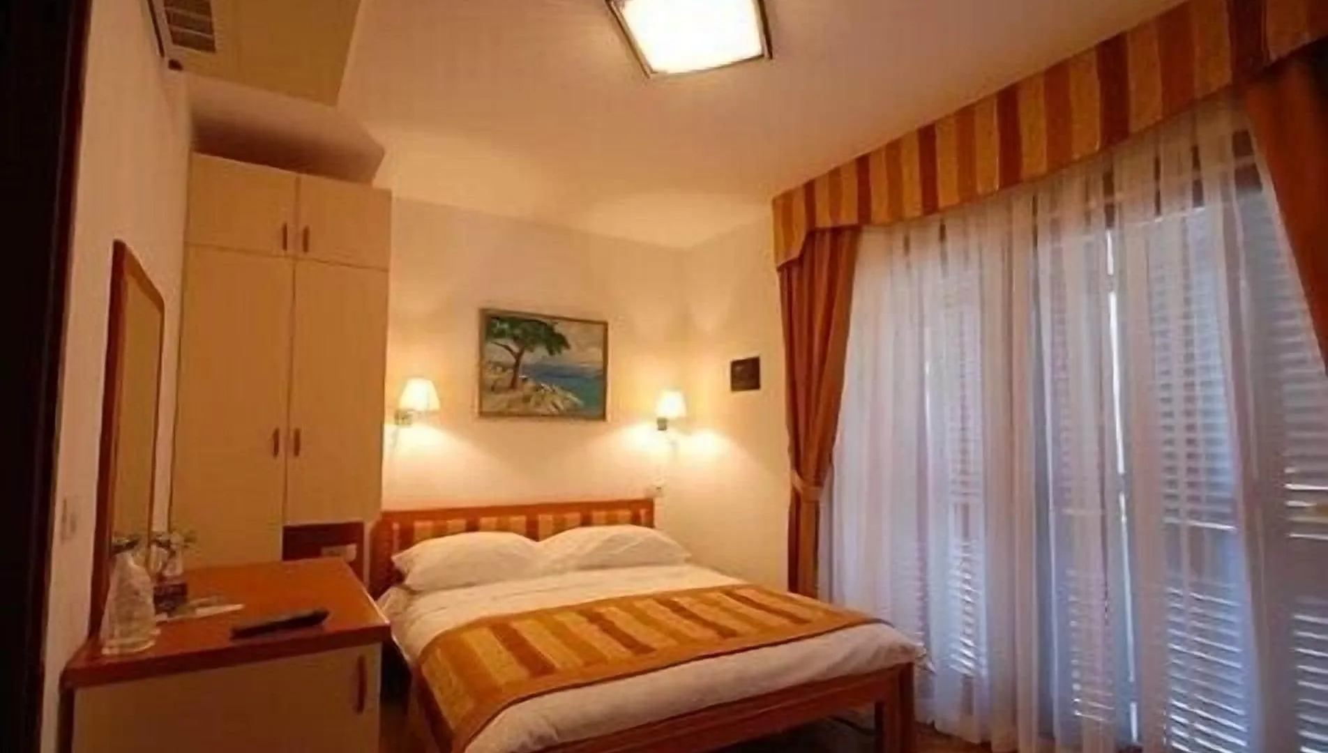 Hotel Trogirski Dvori  تروغير