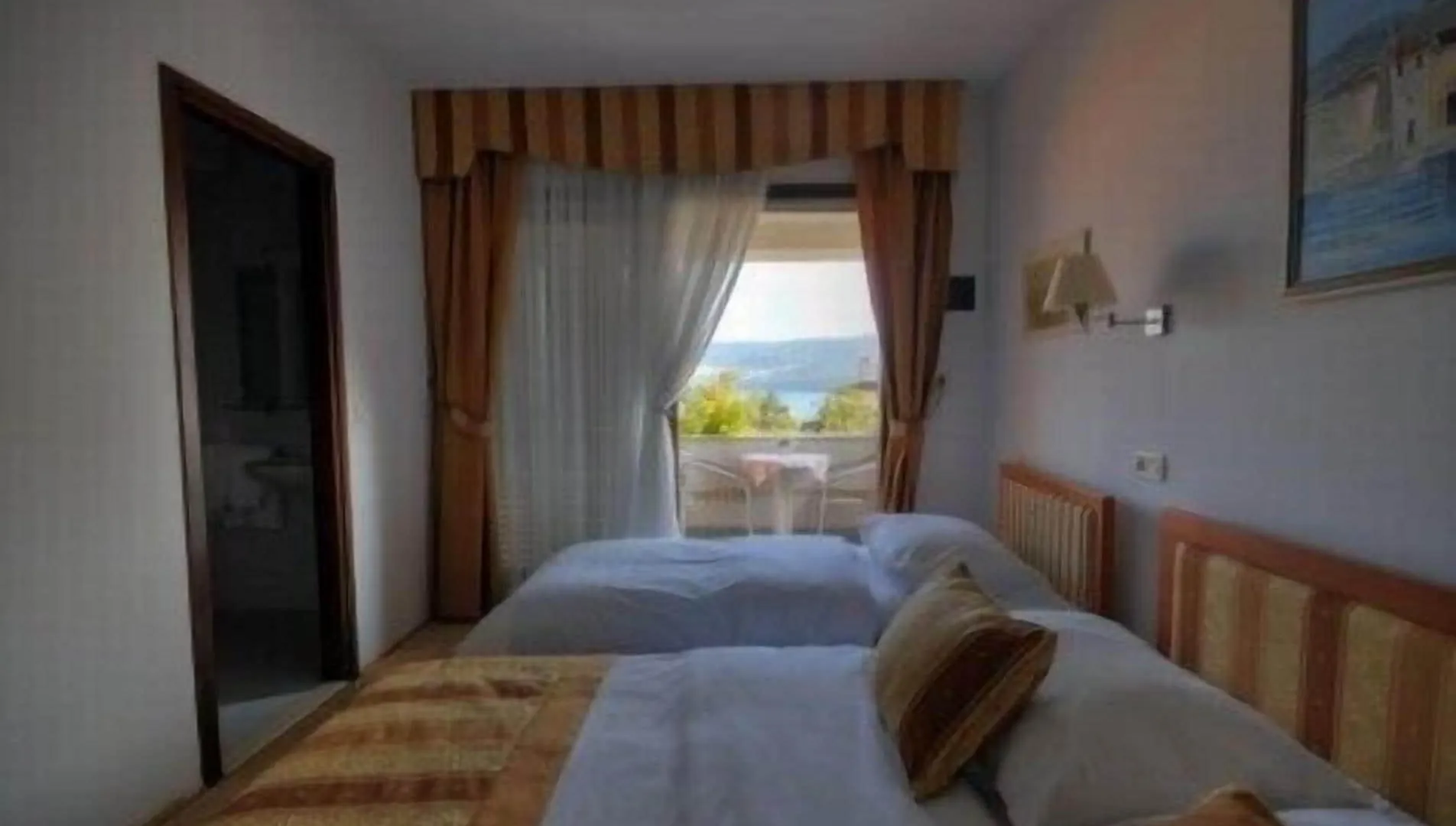 Hotel Trogirski Dvori تروغير