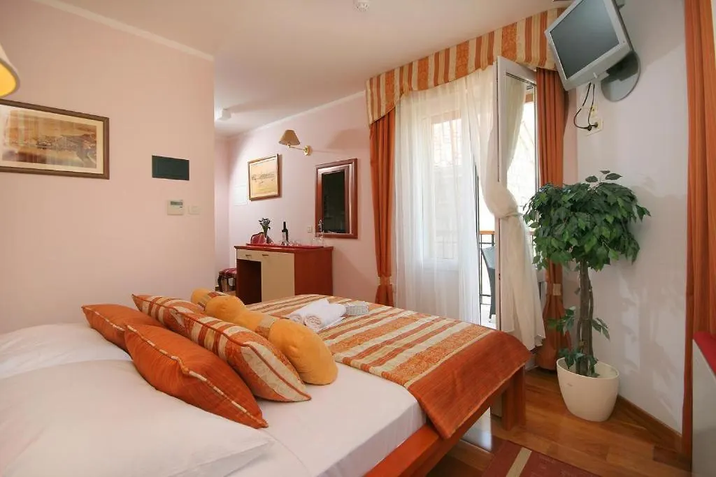 Hotel Trogirski Dvori 3*, تروغير كرواتيا