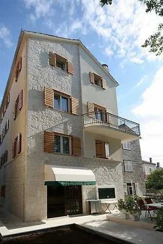 Hotel Trogirski Dvori  تروغير